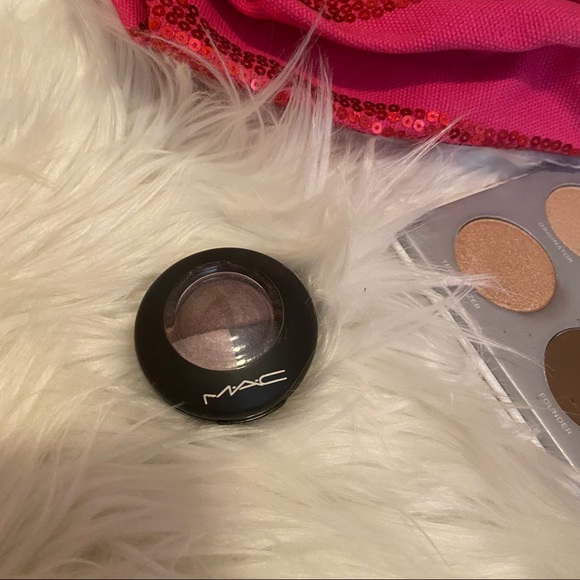 Makeup Bundle - Picture 3 of 6